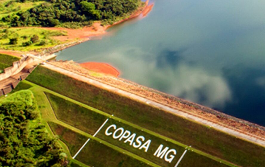 Sede da Copasa em Belo Horizonte com logotipo da empresa e símbolos de saneamento