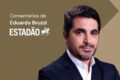 Documentos jurídicos e calculadora sobre mesa representando regras do CMN para FIDCs e créditos judiciais