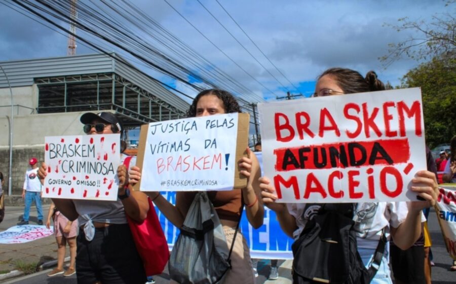 Logotipo da Braskem com gráfico de ações BRKM5 e texto OPA 2026