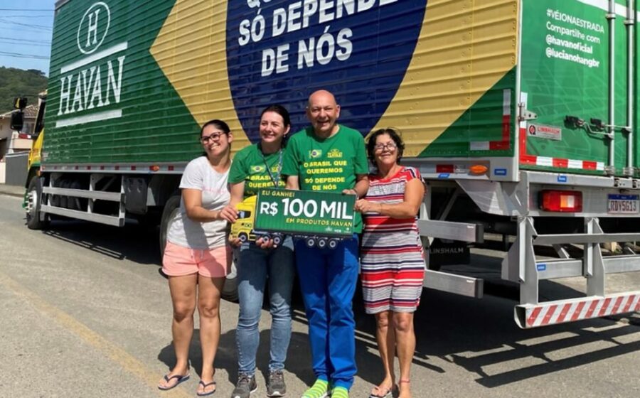 Sérgio Cruz, ex-caminhoneiro, em galpão de e-commerce que fatura R$ 220 mil mensais