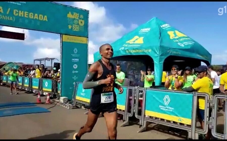 280 corredores largando na 14ª Corrida Renê Jerônimo em trilhas de Fernando de Noronha