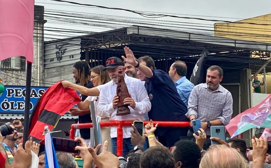 Flávio Bolsonaro e Nossa Senhora Aparecida: crise eleitoral e símbolo religioso