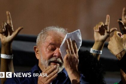 Lula reunido com donos de bets em camarote VIP em São Paulo, discutindo regulamentação e eleições 2026