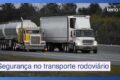 Ônibus FlixBus em rodovia brasileira com gráficos sobre burocracia da ANTT e investimentos travados