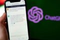 Logotipo da OpenAI com alerta de vazamento de 53 imagens de usuários do ChatGPT