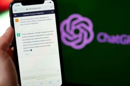 Logotipo da OpenAI com alerta de vazamento de 53 imagens de usuários do ChatGPT