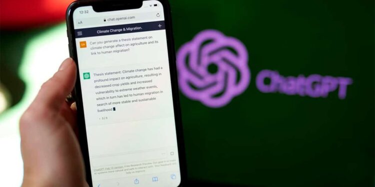 Logotipo da OpenAI com alerta de vazamento de 53 imagens de usuários do ChatGPT