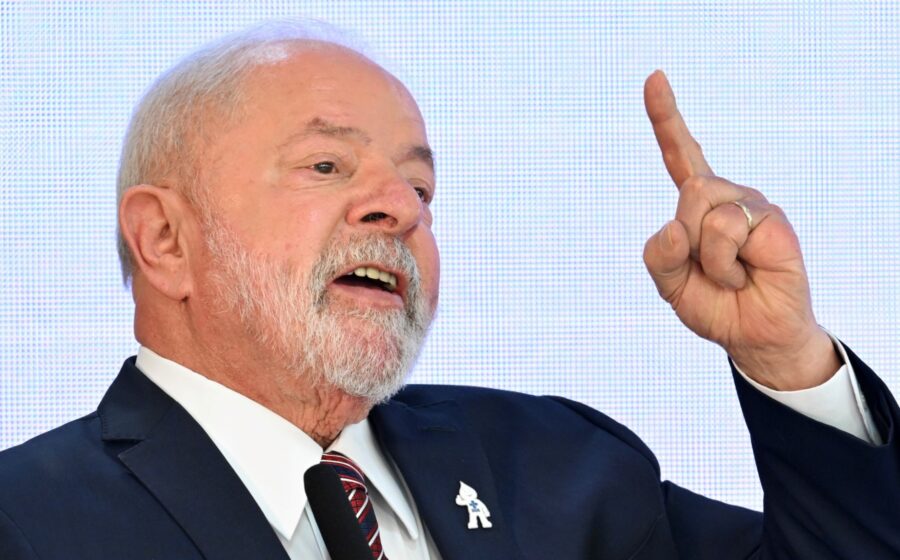 Gráfico mostra pacote eleitoral de Lula atingindo R$ 215 bilhões com ícones de apostas e Desenrola
