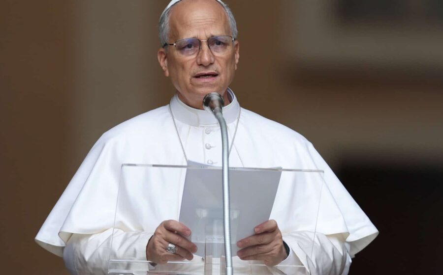 Papa Leão XIV discursa no Palácio do Eliseu ao lado de Emmanuel Macron sobre riscos da IA e guerra nuclear