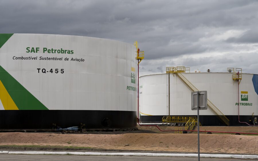 Petrobras anuncia adiamento de unidade dedicada de SAF para 2030 e aceleração do coprocessamento