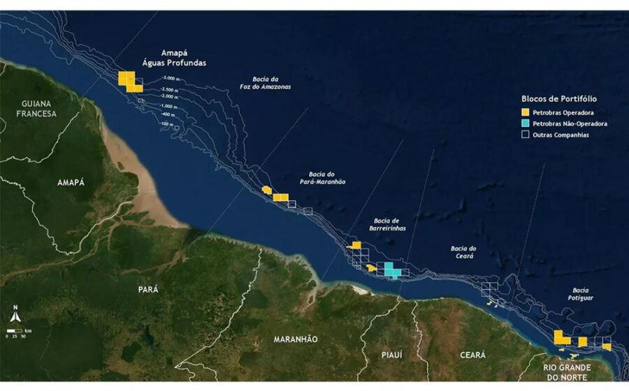Plataforma de petróleo offshore da Petrobras na costa da Costa do Marfim, África Ocidental