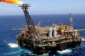 Gráfico de alta do petróleo e juros dos EUA no maior nível desde 2007 com tensão no Estreito de Ormuz