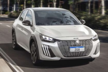 Peugeot 208 2026 em concessionária com destaque para descontos PCD acima de R$ 22 mil