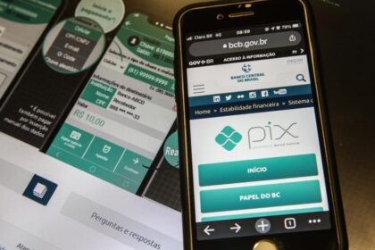 Ilustração do Pix Automático em conta-salário com logo do Banco Central e calendário 2027