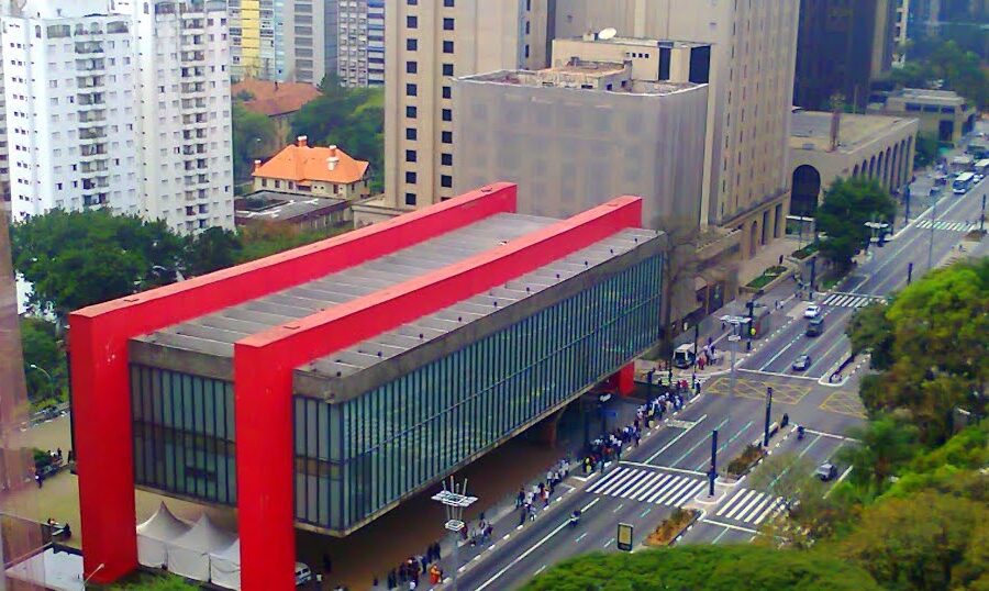 Edifício Henrique de Toledo Lara, prédio brutalista anos 70 na Rua da Consolação, São Paulo