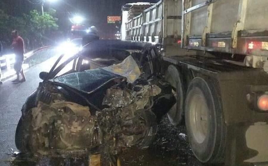 Acidente fatal na RJ-116 em Monnerat com viaturas de resgate e interdição da pista serrana
