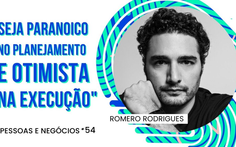 Romero Rodrigues ao lado de seu avatar digital Romero AI representando mentoria escalável com inteligência artificial