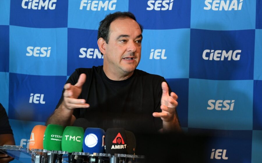 Flávio Roscoe, candidato do PL ao governo de MG, durante sabatina no Estado de Minas