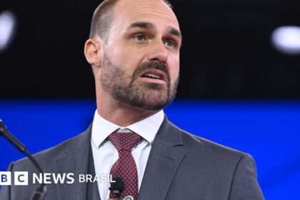 Ministro Alexandre de Moraes no plenário do STF durante julgamento que condenou Eduardo Bolsonaro por difamação