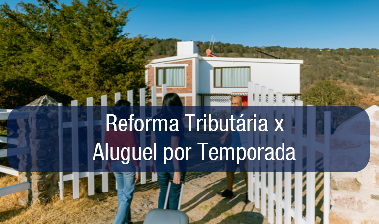 Gavel do STJ sobre prédio residencial simbolizando suspensão de processos de aluguel temporada