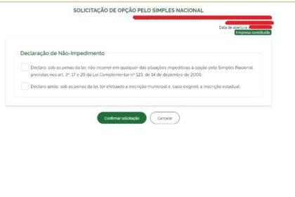 Empresário conferindo calendário com prazo do Simples Nacional 2027