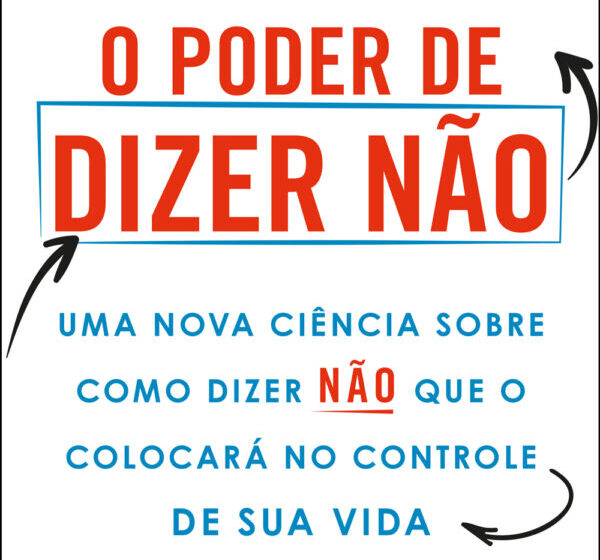 Pessoa deletando arquivos digitais desnecessários em laptop, representando simplificação e foco
