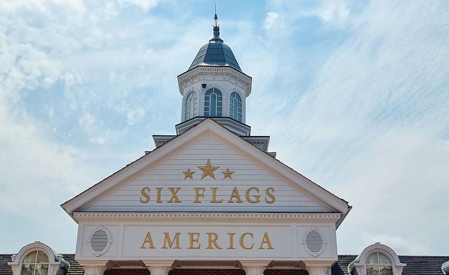 Montanha-russa X2 da Six Flags Magic Mountain fechada após investigação da CNN expor lesões cerebrais graves