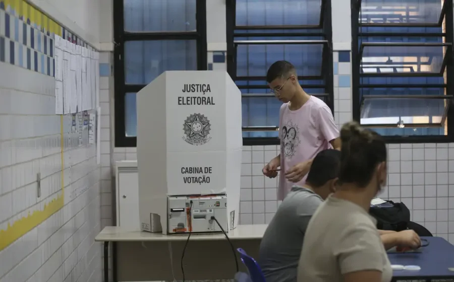 Suprema Corte EUA autoriza verificação em massa de eleitores com dados de imigração