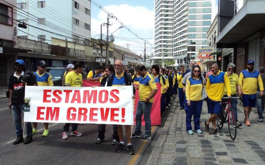 Ministros do TST em sessão de julgamento do dissídio coletivo dos Correios