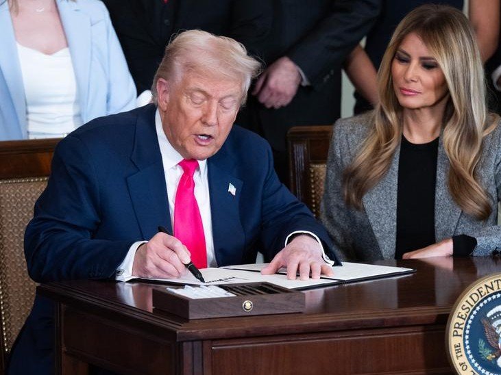 Donald Trump assina decretos executivos sobre pecuária e preços da carne bovina