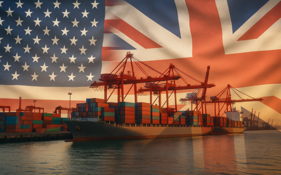 Bandeiras da UE, Reino Unido e China com símbolos de tarifas e veículos elétricos representando disputa comercial