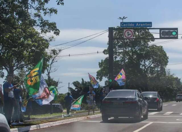 Lula caminha na Zona Leste de São Paulo durante campanha eleitoral de 2022