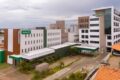 Fachada moderna do Centro Médico II da Unimed Cuiabá no Jardim das Américas