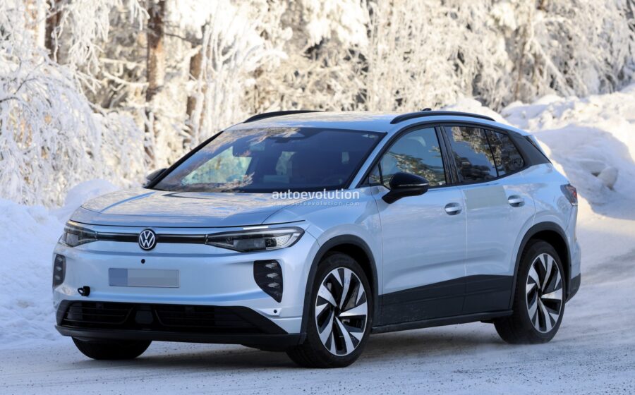 VW ID.4 SUV elétrico prata em destaque com silhueta camuflada do futuro ID.Tiguan ao fundo