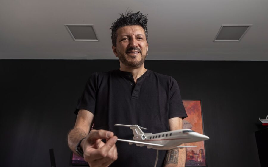 Lito Sousa em vídeo rotulado como IA prevendo Domingo Aéreo 2026