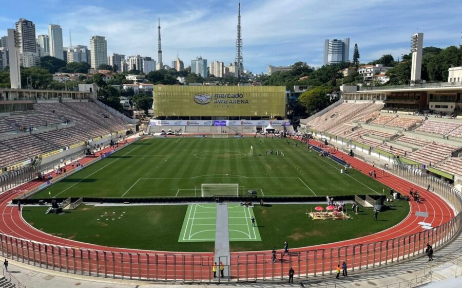 Vista aérea da Arena Pacaembu com edifícios Vitacon no entorno, Perdizes, São Paulo