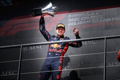 George Russell comemora vitória apertada no GP do Azerbaijão 2024 sobre Max Verstappen por 0,196s