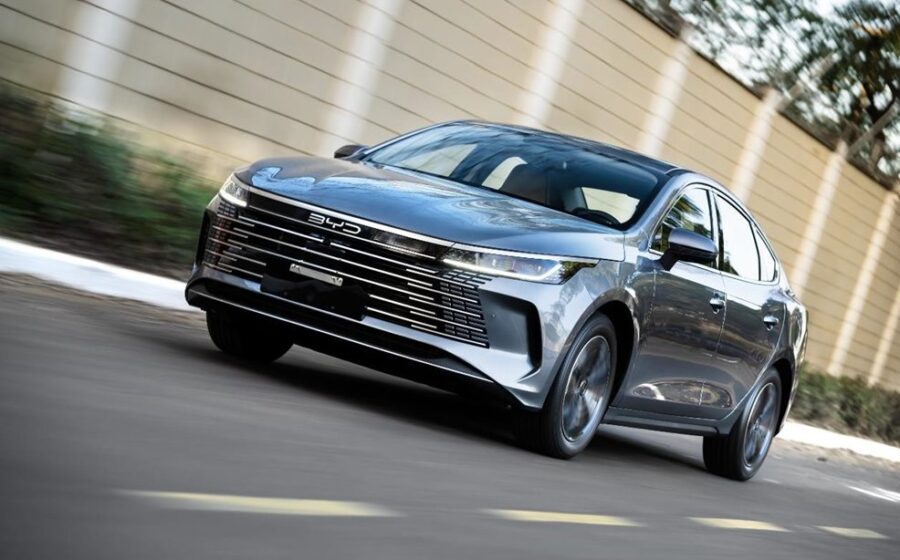 Sedã elétrico Denza Z9S da BYD com autonomia de 1000 km em pré-venda na China