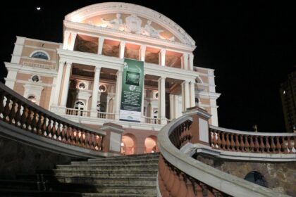 Teatro Amazonas lotado durante 8º Festival de Cinema da Amazônia Olhar do Norte em Manaus