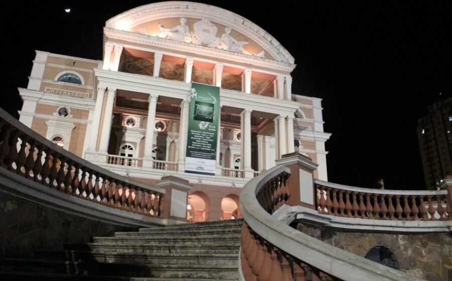 Teatro Amazonas lotado durante 8º Festival de Cinema da Amazônia Olhar do Norte em Manaus