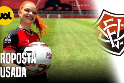 Camisas do Flamengo e Corinthians com logos de site de acompanhantes e valores de R$ 120 milhões