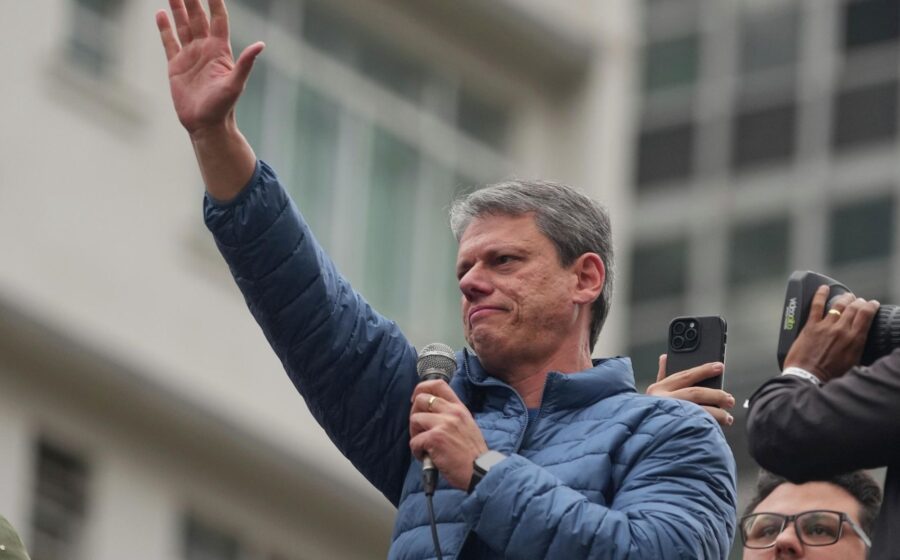 Tarcísio de Freitas lidera pesquisa Vox para reeleição ao governo de SP com 56,5%
