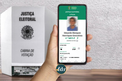 Smartphone exibindo o aplicativo e-Título com foto validada para votação 2026
