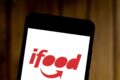iFood CEO Diego Barreto anunciando investimento de R$ 24 bilhões contra concorrente chinesa Keeta