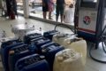 Posto flutuante no Amazonas com sinal de proibição de gasolina em galões
