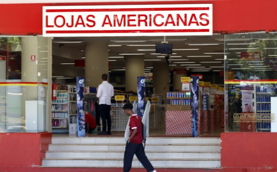 Gráfico de ações das Americanas mostrando alta de 25% após fim da recuperação judicial