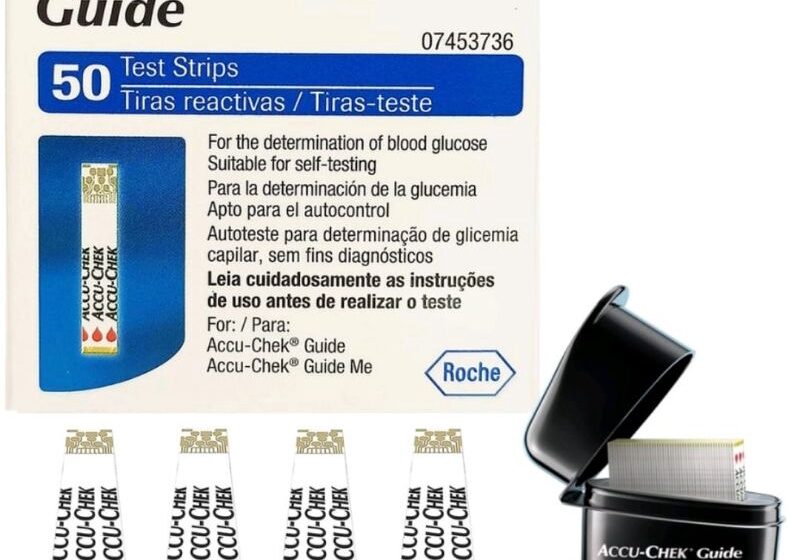 Embalagem de tiras Accu-Chek Active com alerta de proibição da Anvisa