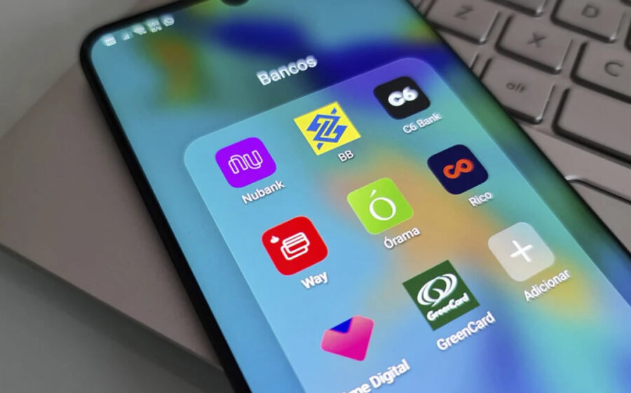 Telas de smartphones mostrando erros em apps de bancos e corretoras durante queda da bolsa