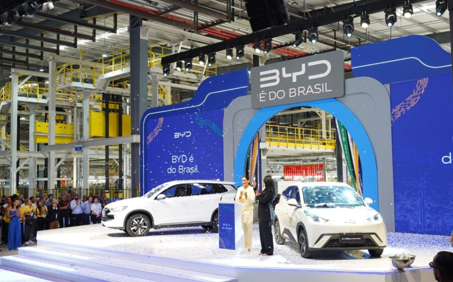 Fábrica da BYD em Camaçari Bahia produzindo carros 100% nacionais para exportação Mercosul