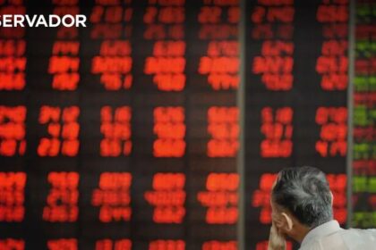 Gráfico de queda acentuada da bolsa chinesa com destaque para -8,5% em outubro 2024